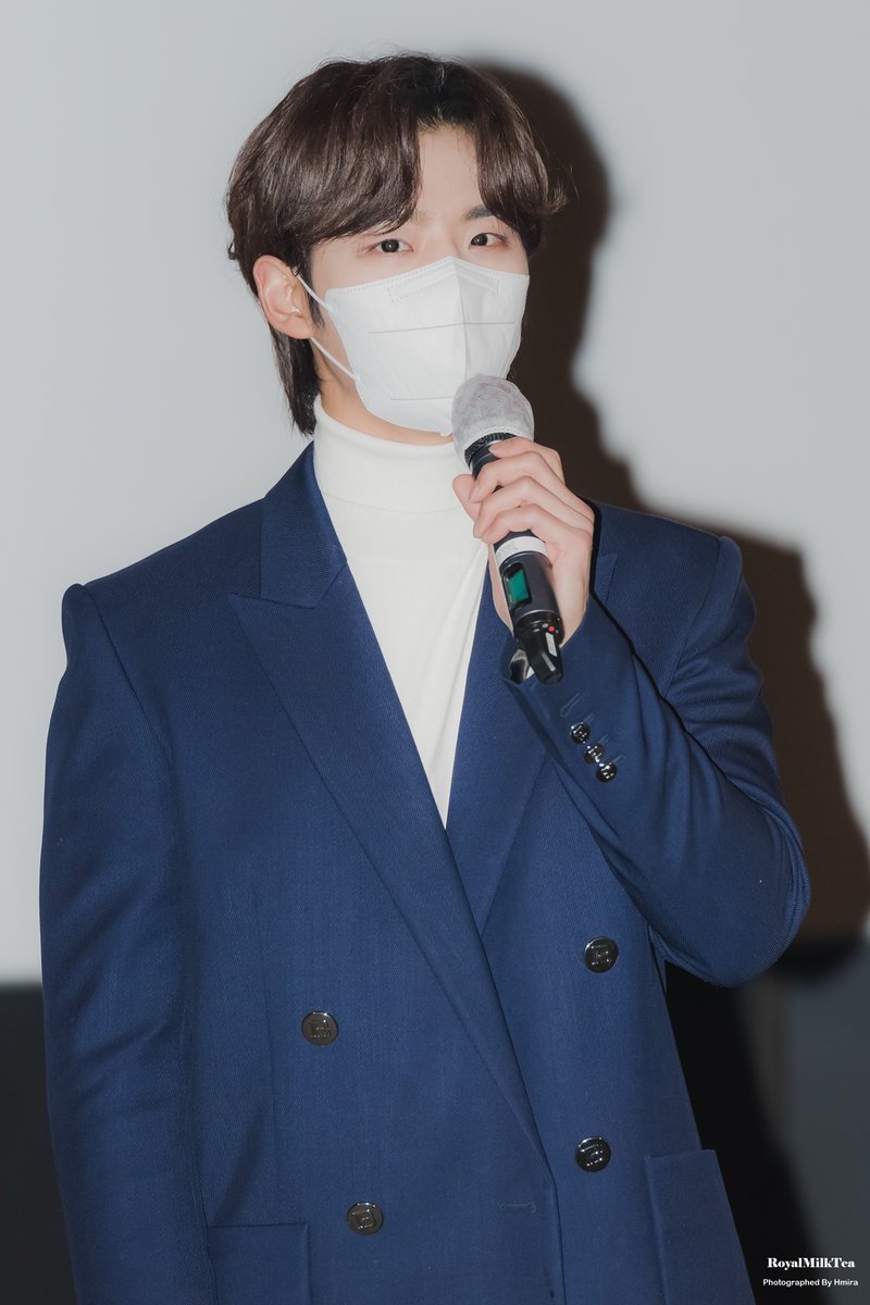 RMilkTea0117's tweet photo. 22.1.23. 양홍석(펜타곤 홍석) - 영화 블루버스데이 무대인사 / CGV 용산아이파크몰
#양홍석 #홍석 #펜타곤 #펜타곤홍석 #PENTAGON #영화블루버스데이 #블루버스데이 #블루버스데이무대인사 #무대인사 #CGV #CGV용산 https://t.co/CjH5DExFU5