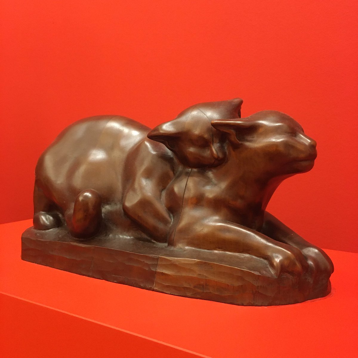 Guiguiii94's tweet photo. Le sculpteur-ébéniste savernois François-Rupert Carabin (1862-1932) est désormais à l’honneur au #MAMCS avec 3 salles !
En fév 2020, ses héritiers ont donné au musée son fonds d’atelier, soit 780 œuvres (56 sculptures, 56 médailles, 27 objets, 4 carnets, 637 dessins + doc) ! https://t.co/t2SZOxAjZ7