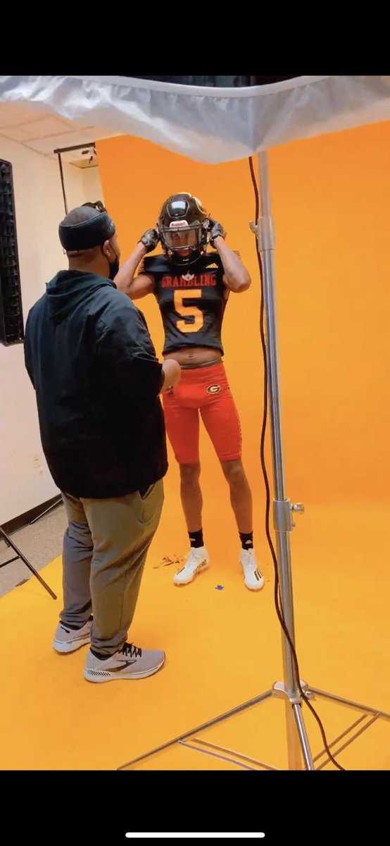 BrownDeantwon's tweet photo. I enjoyed my visit at grambling state university this past weekend🐯🐯🐯 https://t.co/BgxHs2A10D