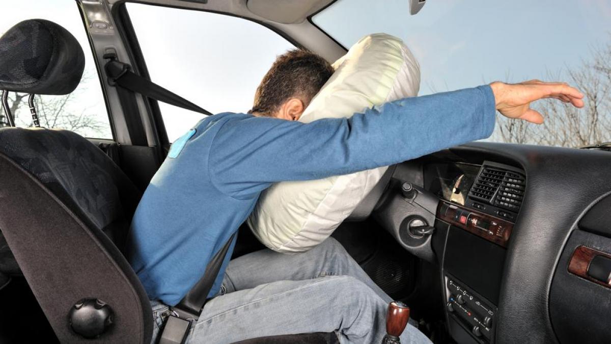 IvicServicios's tweet photo. El #Nitrógenolíquido es usado para #soldar
piezas, bastidores y otros componentes de los
#automóviles y además es un componente en los
#Airbags. https://t.co/RjImWaZe5b