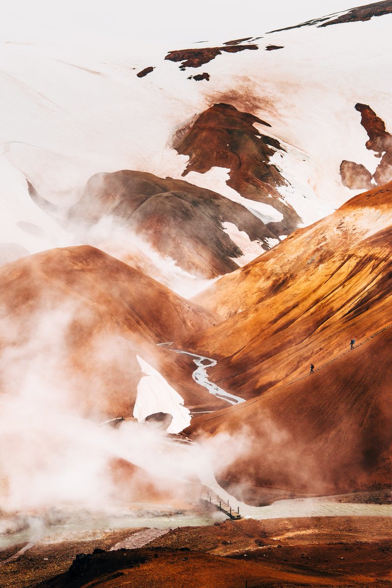 johanlolos's tweet photo. They say you just need 1 RT to find the right collector.

There it is: "Hálendið", my genesis collection minted on its own smart contract.

A tribute to the painting-like landscapes of the Icelandic Highlands. 

3 pieces available before it sells out.

💎 https://t.co/JG0Gyi9XOL https://t.co/EYFwDqGq6i