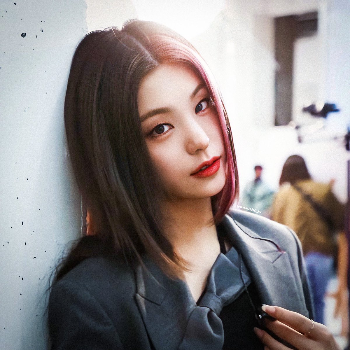 wannabe_ss's tweet photo. 🐺 #YEJI #ITZY #예지 #있지 https://t.co/v0dMi5jHXm