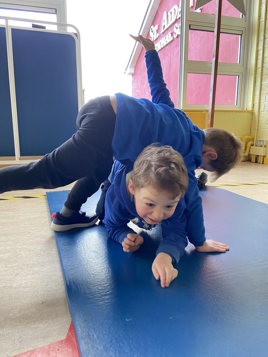 kilmanaghns's tweet photo. Balance Bridges- Junior Infants are working their muscles hard while having lots of fun during Gymnastics these days. #fitness #juniorinfants #exploringtechniques @PDSTpe https://t.co/ulqQcGXTiI