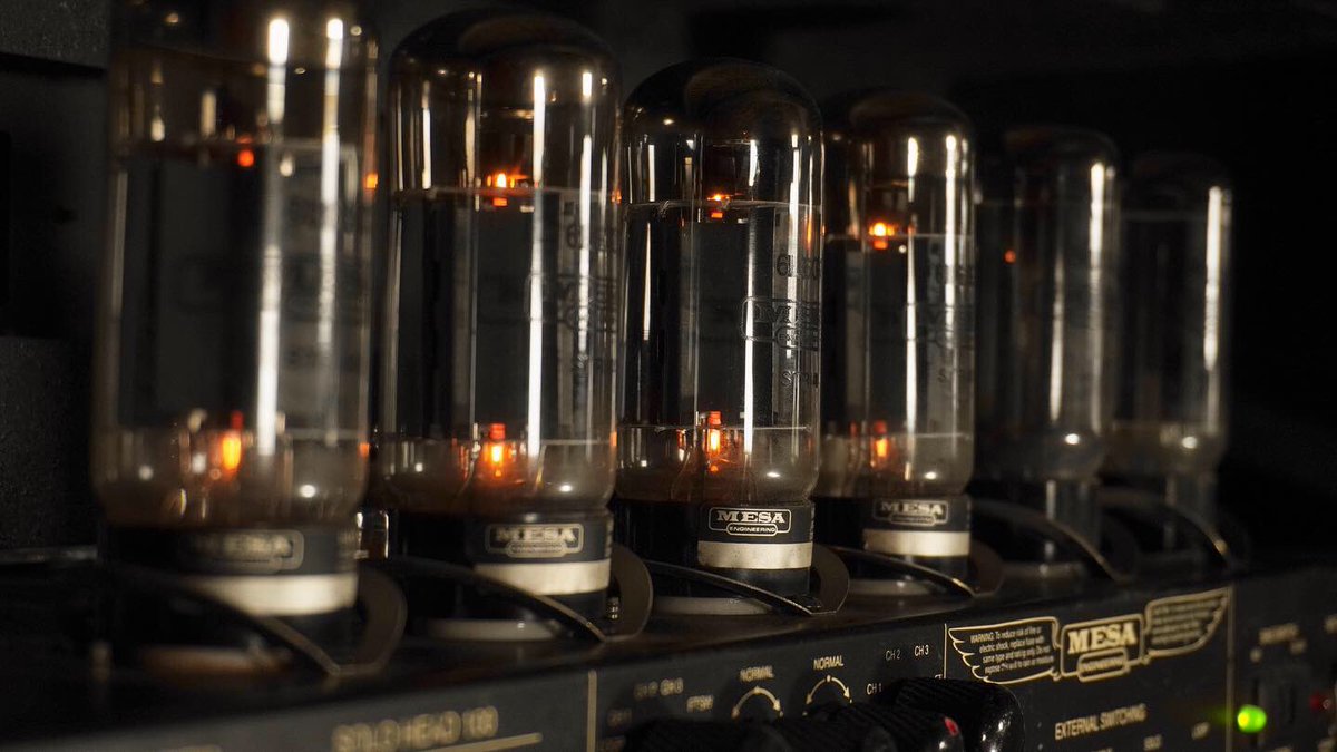 crossstudyolari's tweet image. Bu soğuk kış günlerinde içinizi ısıtacak tonları ile mesaboogie dualrectifier deneyimini #crossstüdyoları ında yaşayabilirsin.
#mesaboogie #dualrectifier #musicstudio #guitar #recording #crosslounge