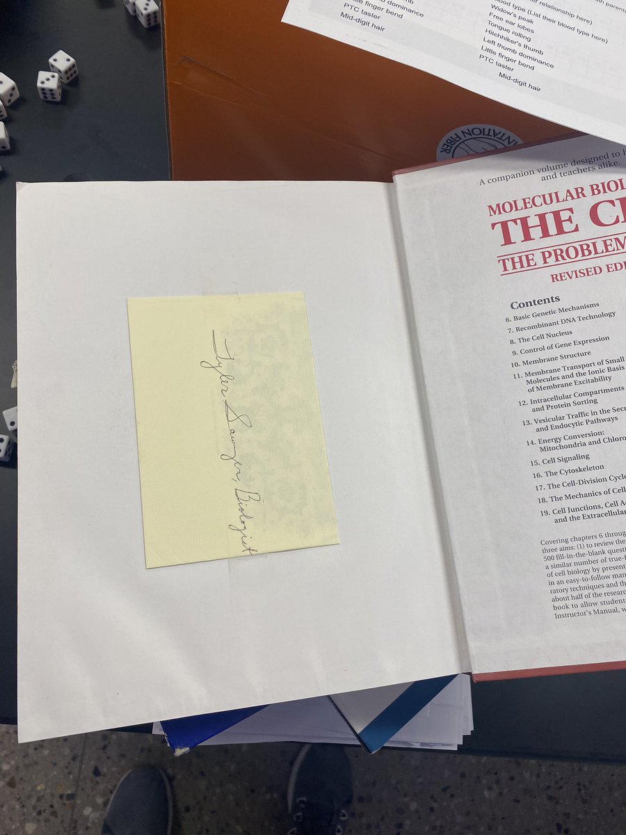 mrsawyerscience's tweet photo. 2/2 I don’t know if I should open the note and read it now, or wait until I retire. https://t.co/opACUKk3B2