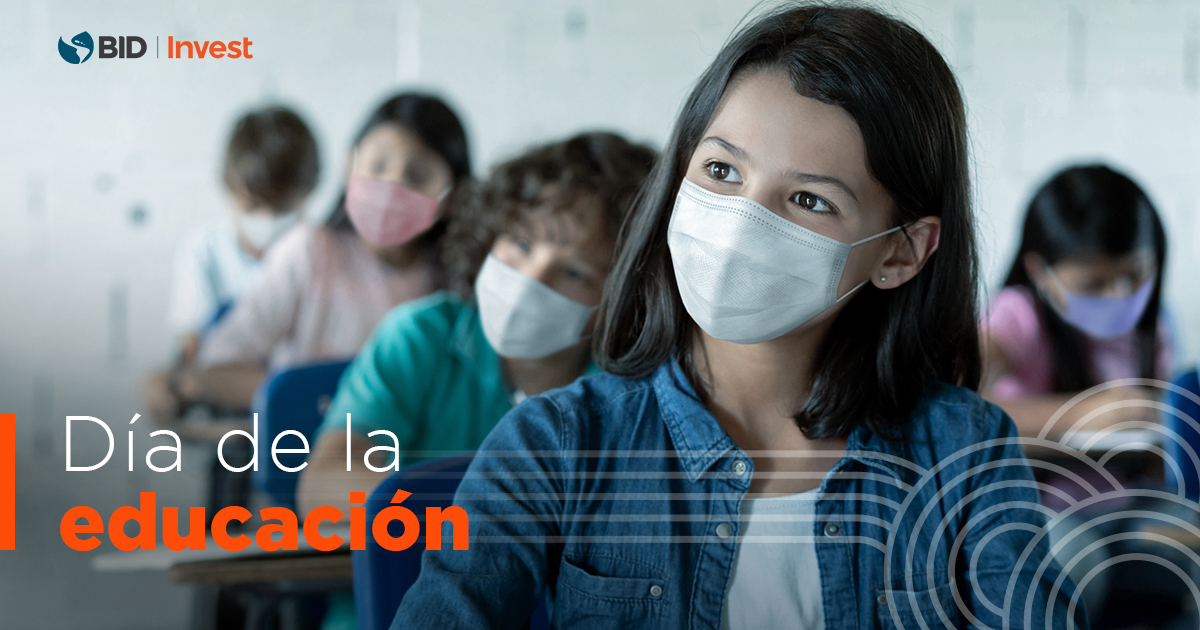 BIDInvest's tweet photo. La #educación virtual, impulsada por la pandemia, genera desafíos y oportunidades en la región, incluidos nuevos modelos híbridos con componente presencial. Nuevos enfoques para la gestión y el seguimiento de estudiantes son esenciales. https://t.co/LzRSFEeg5r #DíaDeLaEducación https://t.co/ouELmSDA4i