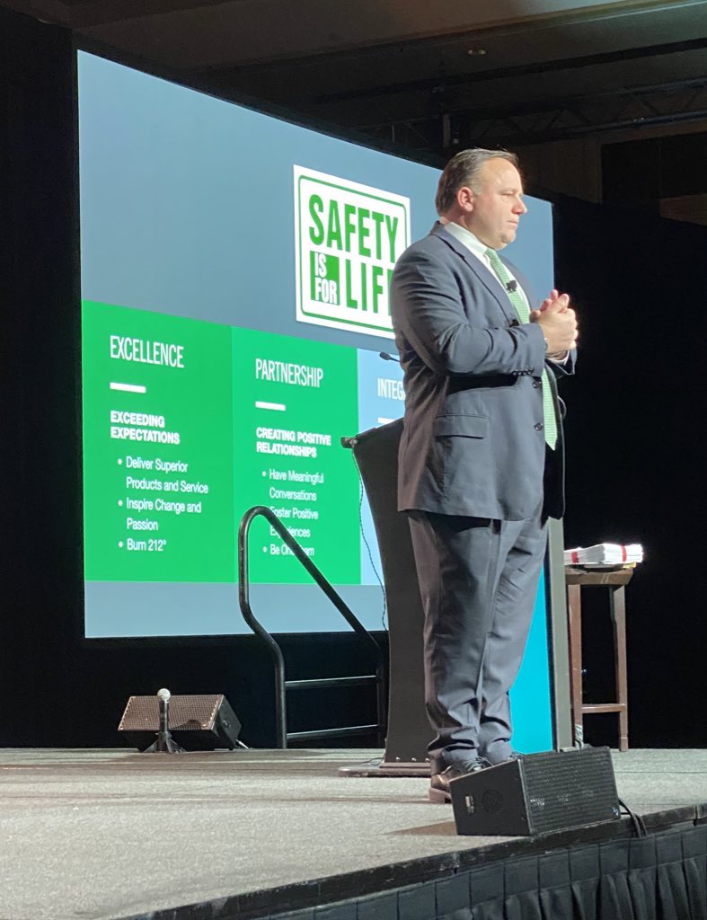 AudreyRCopeland's tweet photo. Congratulations to @NAPATweets Chairman of the Board, Jim Mitchell of @superiorpavcorp, as he takes the Oath of Office and addresses the members and industry. #NAPAAnnual https://t.co/MruG05YQoV