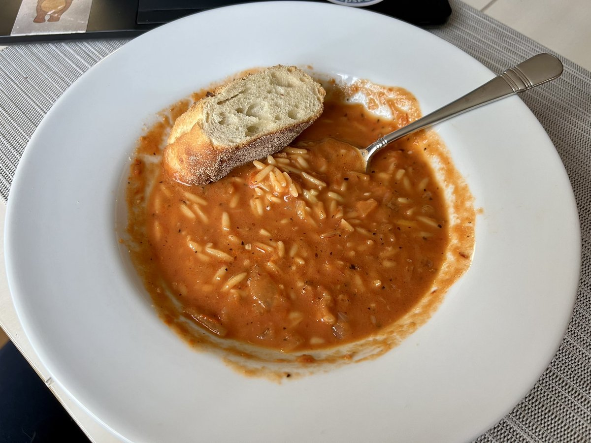 ms_cable's tweet photo. Ina Garten’s tomato soup made with homemade chicken stock and a pinch of saffron threads make for a #fancyteacherworkdaylunch https://t.co/vgkeyCyIdm