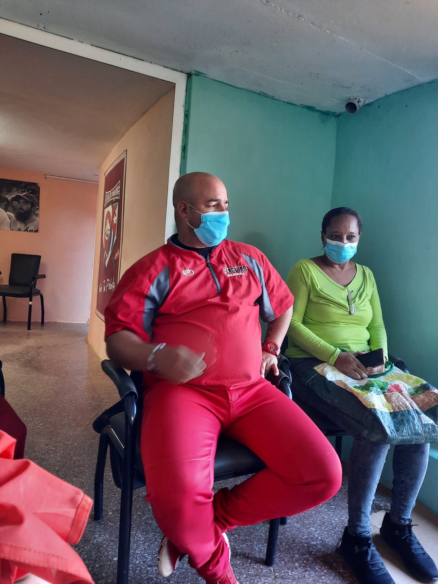 TamaraVBenitez's tweet image. Intercambio con la dirección del equipo #Huracanes de #Mayabeque, un equipo joven pero comprometido, y con posibilidades de hacer de este campeonato el de mejor resultados.