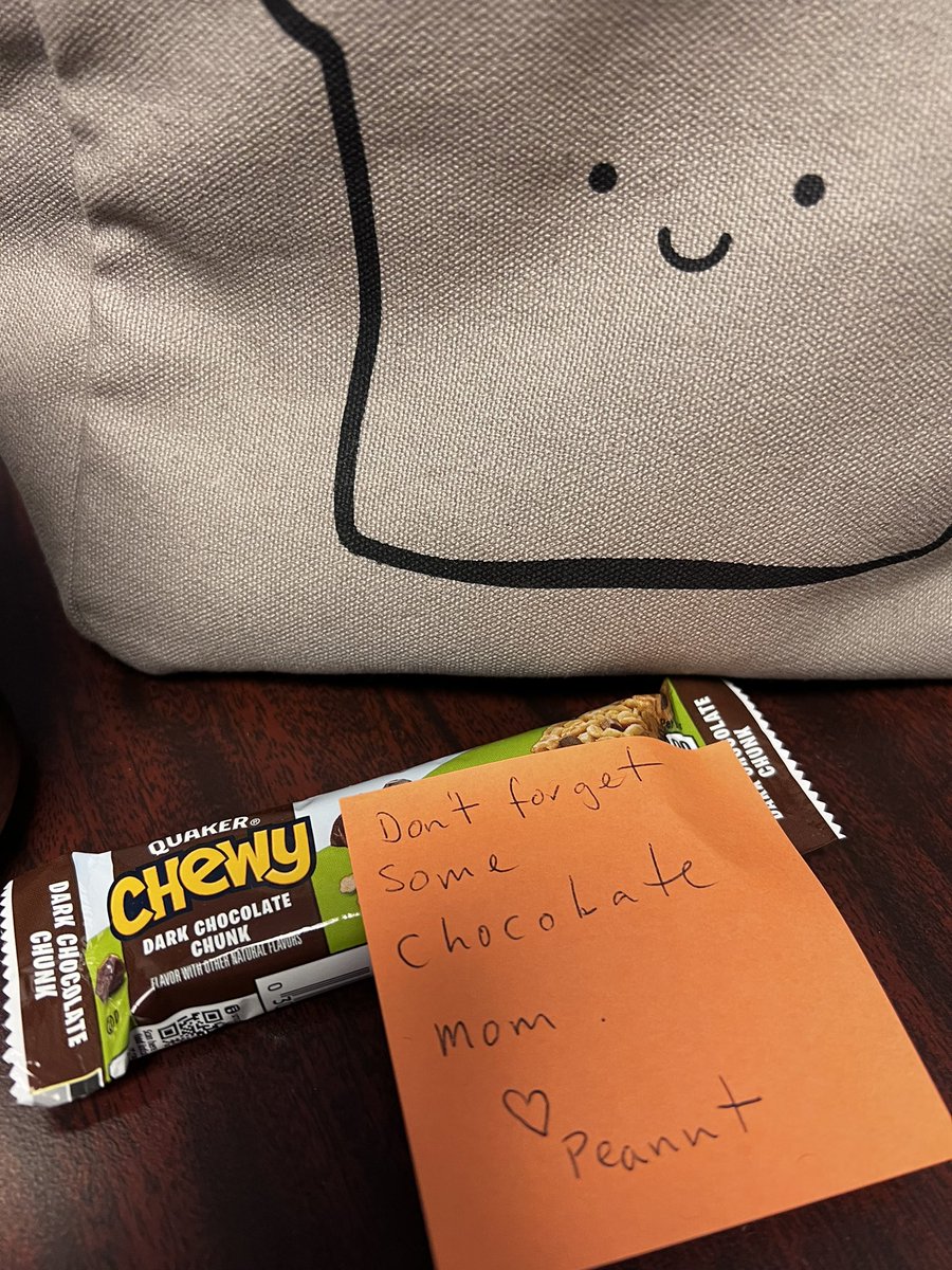cheeky_brit's tweet photo. Just opened my lunch bag and found this from 14. Love her. #firstdayofnewjob https://t.co/ufZpU9GIyp
