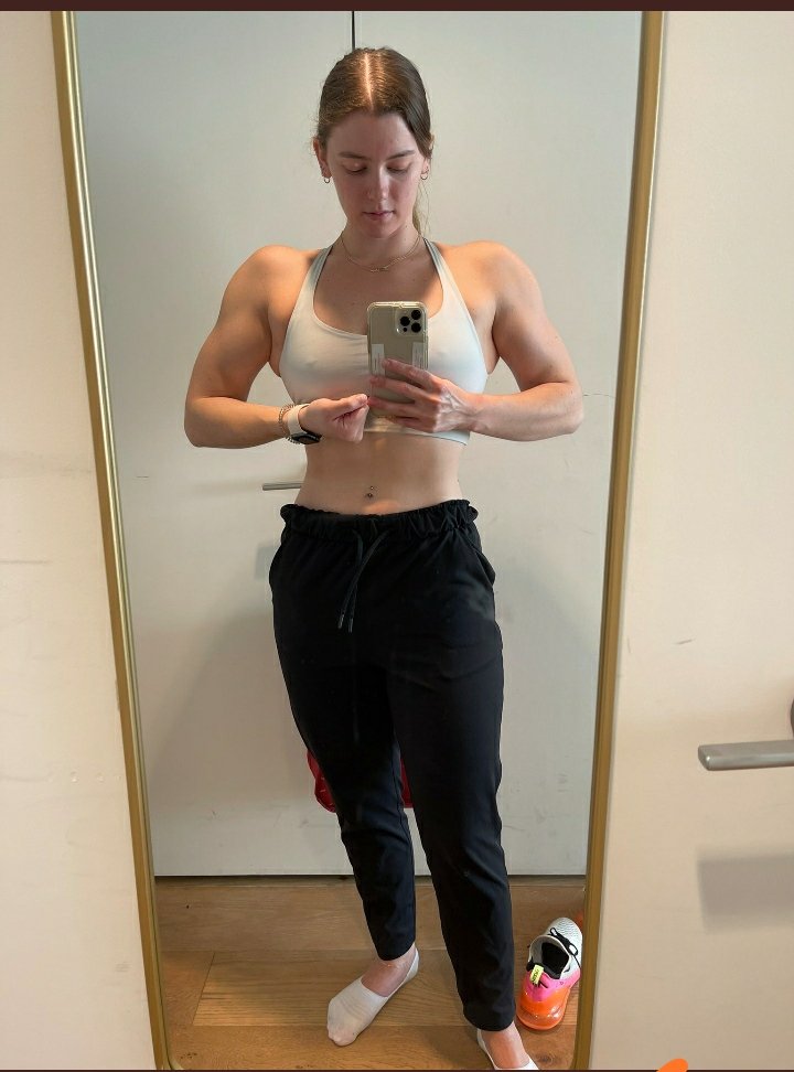 Akash95698630's tweet photo. #fitness too many body/photo obsessed ‘trainers/fitness gurus’!

Eat well (protein bias)
2-3ltrs of water pd 
Lift weights 3-4 times pw (heavy)
Lots of walking.

The basics of a healthy lifestyle - the body will come if you stick to these https://t.co/f6MR0ubhfD
