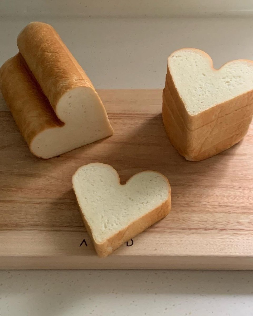 daily_dolce's tweet photo. Heart bread ♡ https://t.co/ftta3teJtg