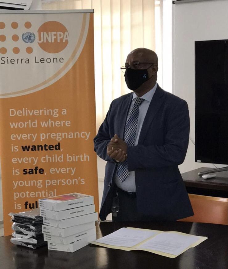 UNFPASierraleon's tweet image. As part of our global programme to #EndChildMarriage, we today handed over 97 tablets to our partners, @RestDevSalone and Women In Crisis Movement to support adolescent girls to have access to quality health information and life skills education.
 
#empoweringgirls