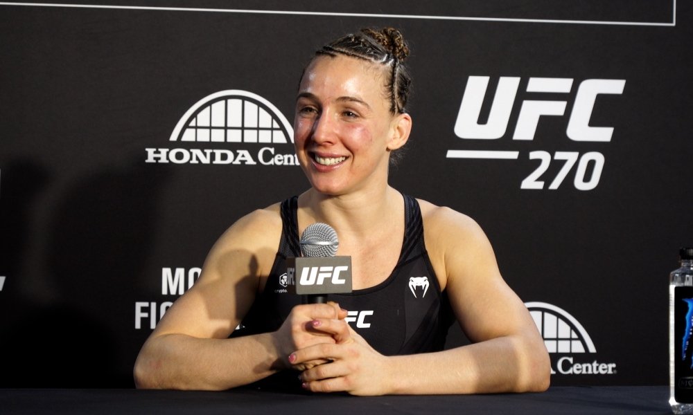 Cumartesi gecesi UFC'deki ilk maçını armbar ile kazanan Vanessa Demopoulos, 8 hafta önce striptizciliği bıraktığını ve direk dansının jiu jitsusunu geliştirdiğini söyledi.