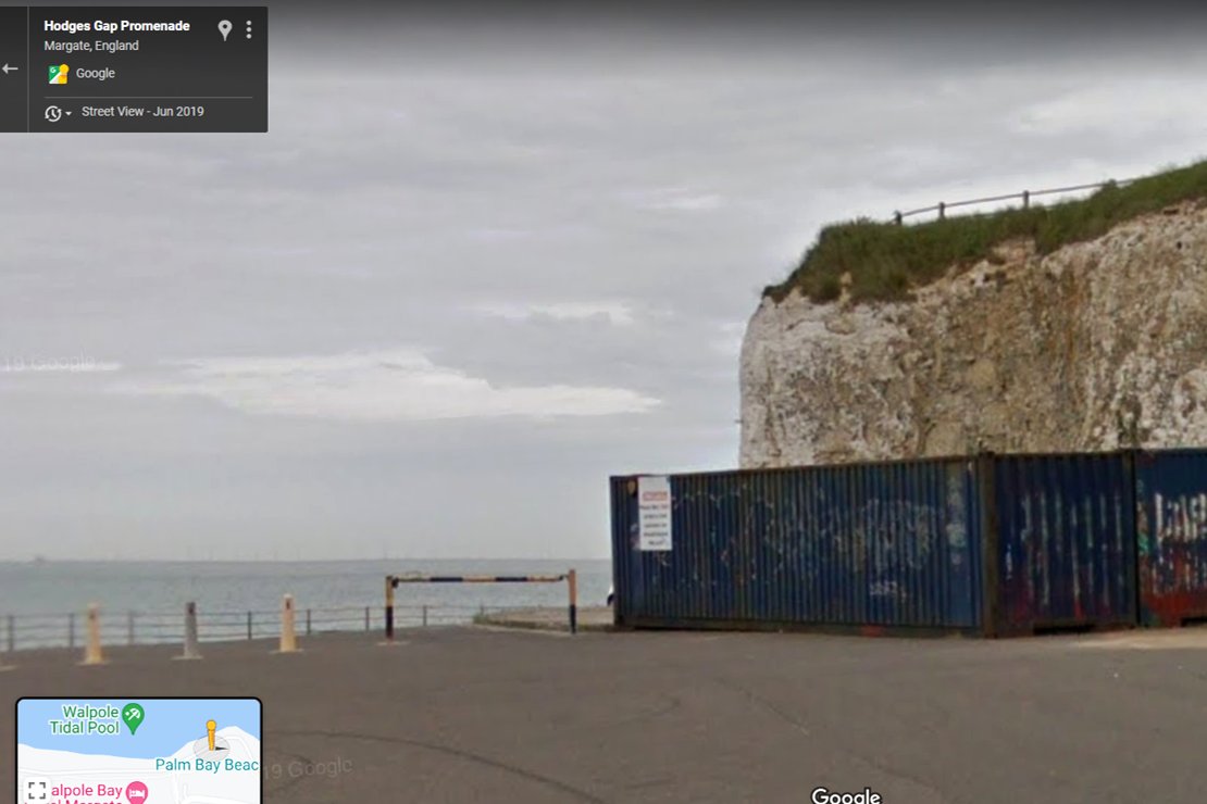 mildthing99's tweet photo. @StuartHumphryes May not be the same place, but gives some idea of the significant amount of #HardEngineering #CoastalManagement installed in the Cliftonville area in last 100 yrs.
A bit further west the beach and cliffs at Botany Bay remain in a more 'natural' condition. https://t.co/RCclzby34U https://t.co/J8gu0Tqbin