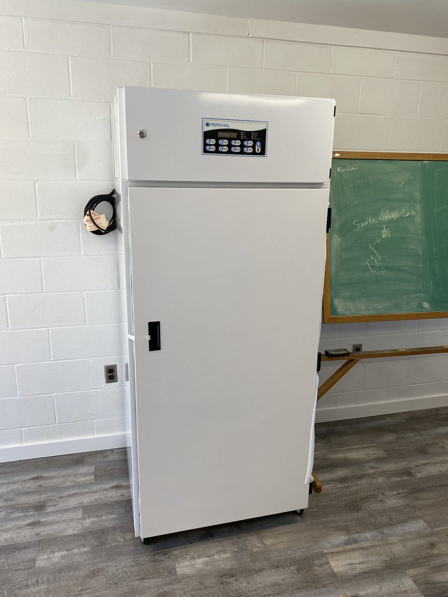 SmithBeeLab's tweet image. The Percival Incubator has ARRIVED!
We&apos;ll be using it to hatch honey bee brood (for marking newborn bees) 

Gotta name it, so if you&apos;ve got pun-worthy names, feel free to send them along.