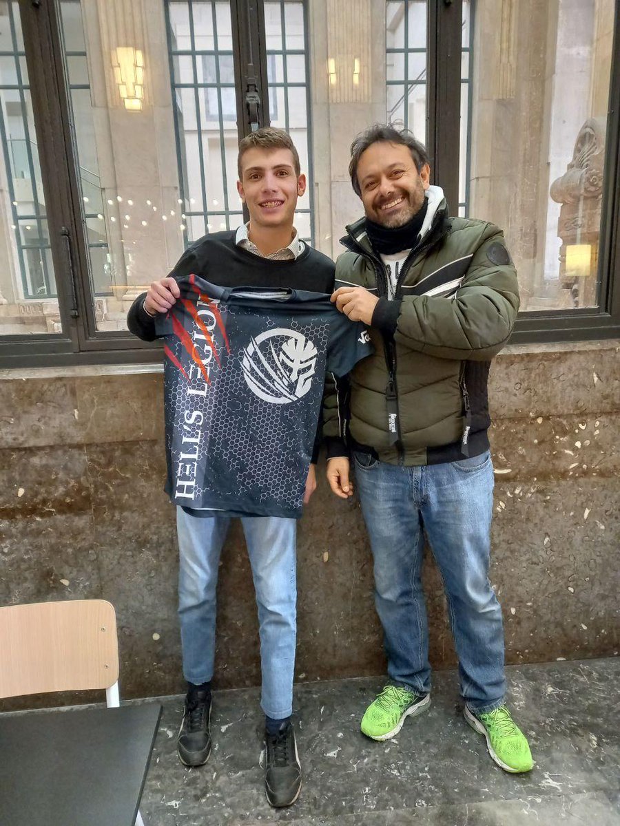 FIZZO12twitch tweet media