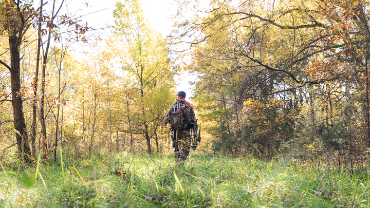 OUTDChannel's tweet photo. Thad Eads highlights all the new hunting accessories from #HALFRACK at ATA. Click https://t.co/I78653IcZB for the video now. 

#ArcheryTag #ArcheryGear #ATA #Outdoors #Hunter #Bowhunter #Hunting https://t.co/rRnSsBfsUl
