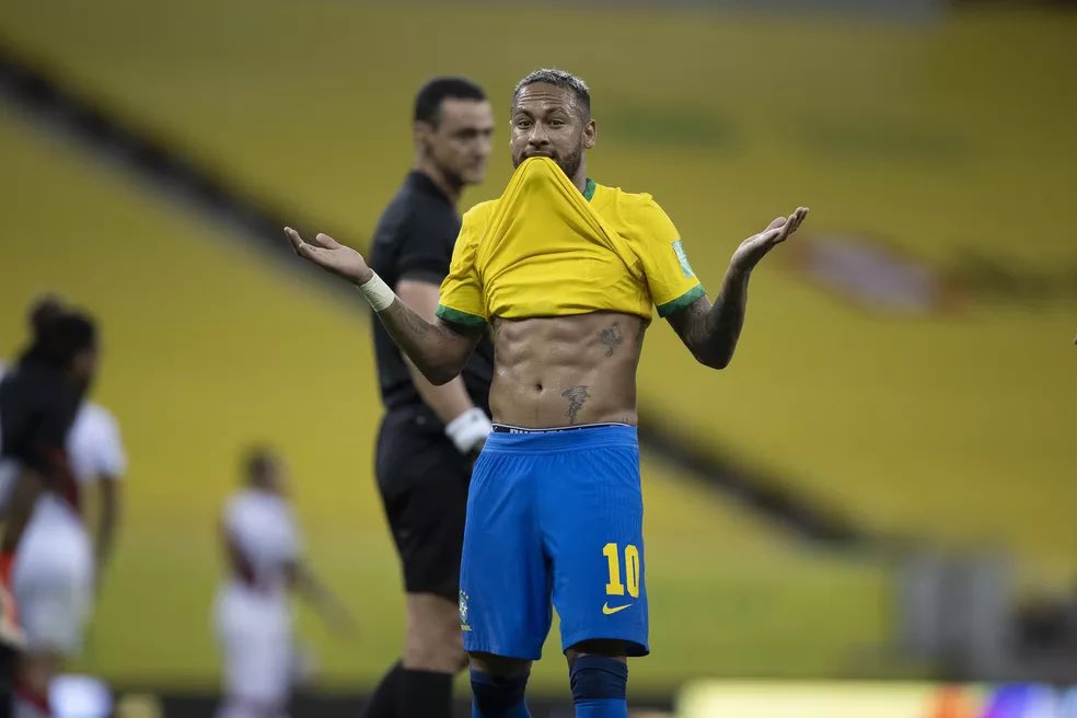 “Neymar é muito melhor e foi muito melhor que o Pelé. Pelé é fantástico, mas se ele jogasse hoje, ele teria mais dificuldades. Se o Neymar jogasse na época do Pelé, ele marcaria 12 gols por jogo. Era muito mais fácil.”

🎙 Wagner Ribeiro, ex-agente de Neymar.
📸 Lucas Figueiredo