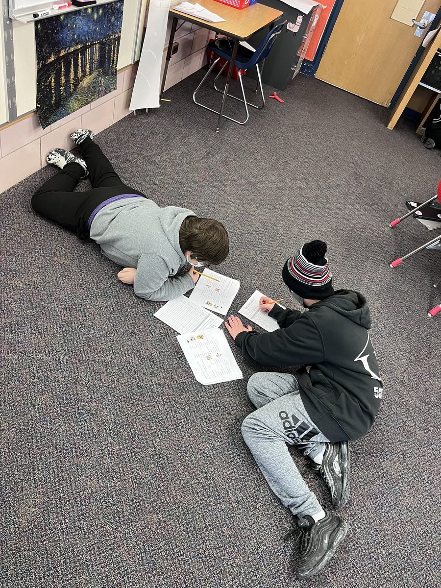 HiltonCSDFrench's tweet photo. 6th graders interviewed each other today. They asked and answered questions in French using adjectives to describe themselves. They did such a great job speaking French the whole time! 🇫🇷🥳 @HiltonCSD https://t.co/VSzH2lrba0