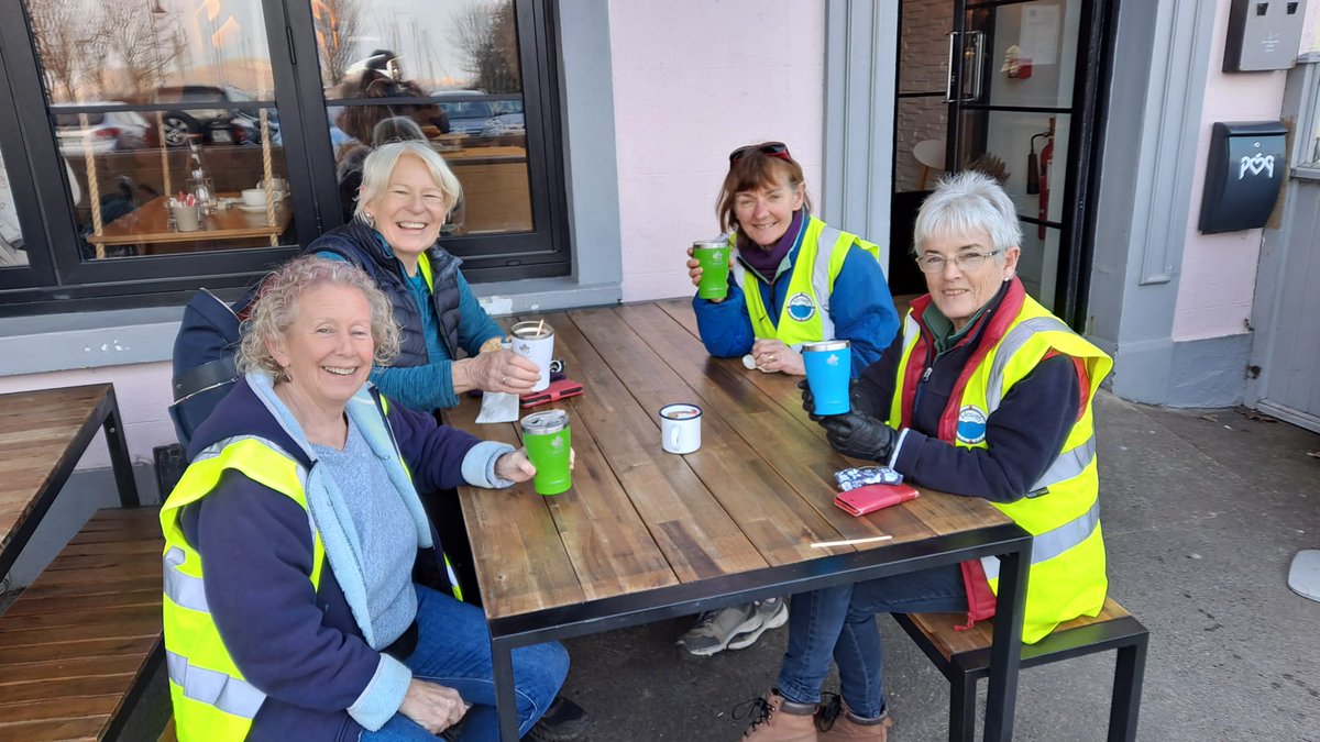 Some of the team having a well deserved break after their #tidytowns duties. Thanks to Pog Café for accepting our #KeepHowthGreen #wechoosereuse cups. If you make one change for 2022- please ditch the #singleuse cups that are causing so much #plasticpollution #noplanetb 💚🌏