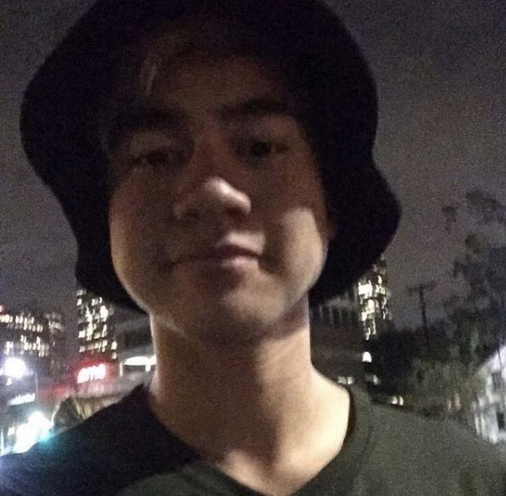 Hej calum Hood HAPPY bday 