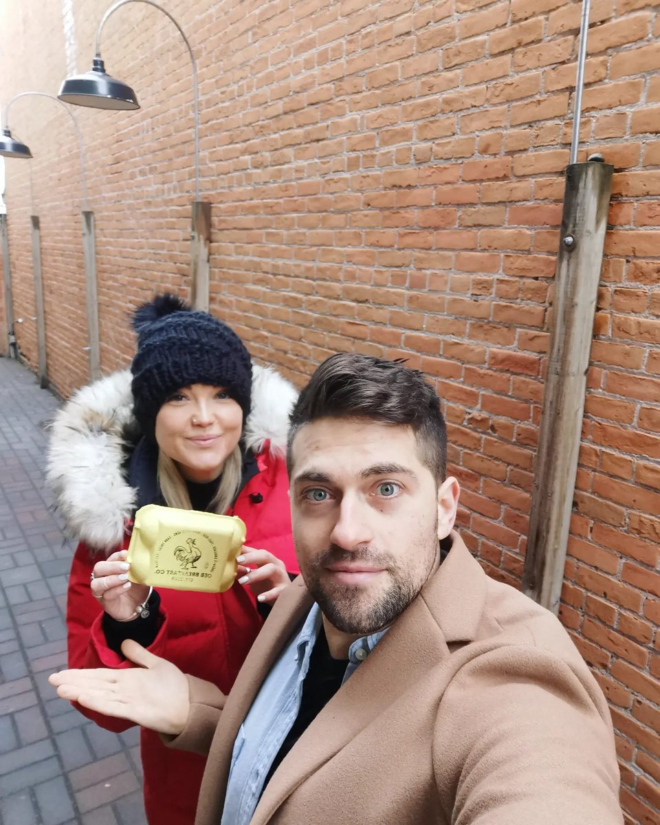 DenaiAndMarkD's tweet photo. Where EGGZACTLY in #Kelowna are we? To celebrate the Grand Opening of OEB we'll be taking a photo with the OEB egg carton somewhere in Kelowna, every week! If you know where this photo was taken, comment below! All correct guesses will be entered to win brunch for 2 at OEB! https://t.co/VT4PiecHou