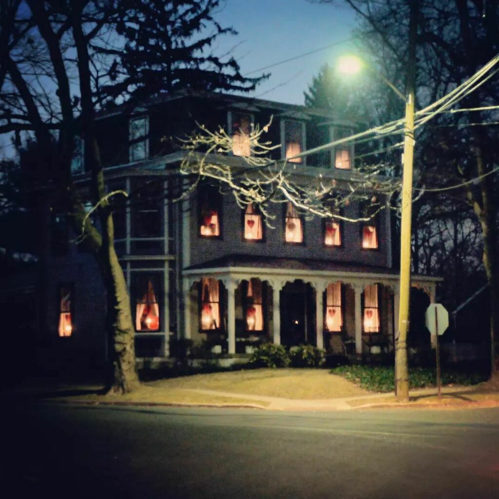 NoHope4Me's tweet photo. Dawn, not Sunrise 

#crfgn 
#upearly 
#architecture 
#decor 
#dawn 
#pictureoftheday https://t.co/GM01vjedOP