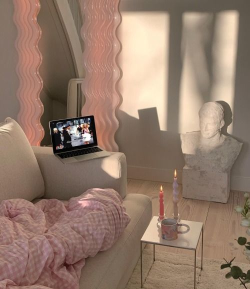 etherealdior's tweet photo. pink accents, please https://t.co/M5gH9AdwsG