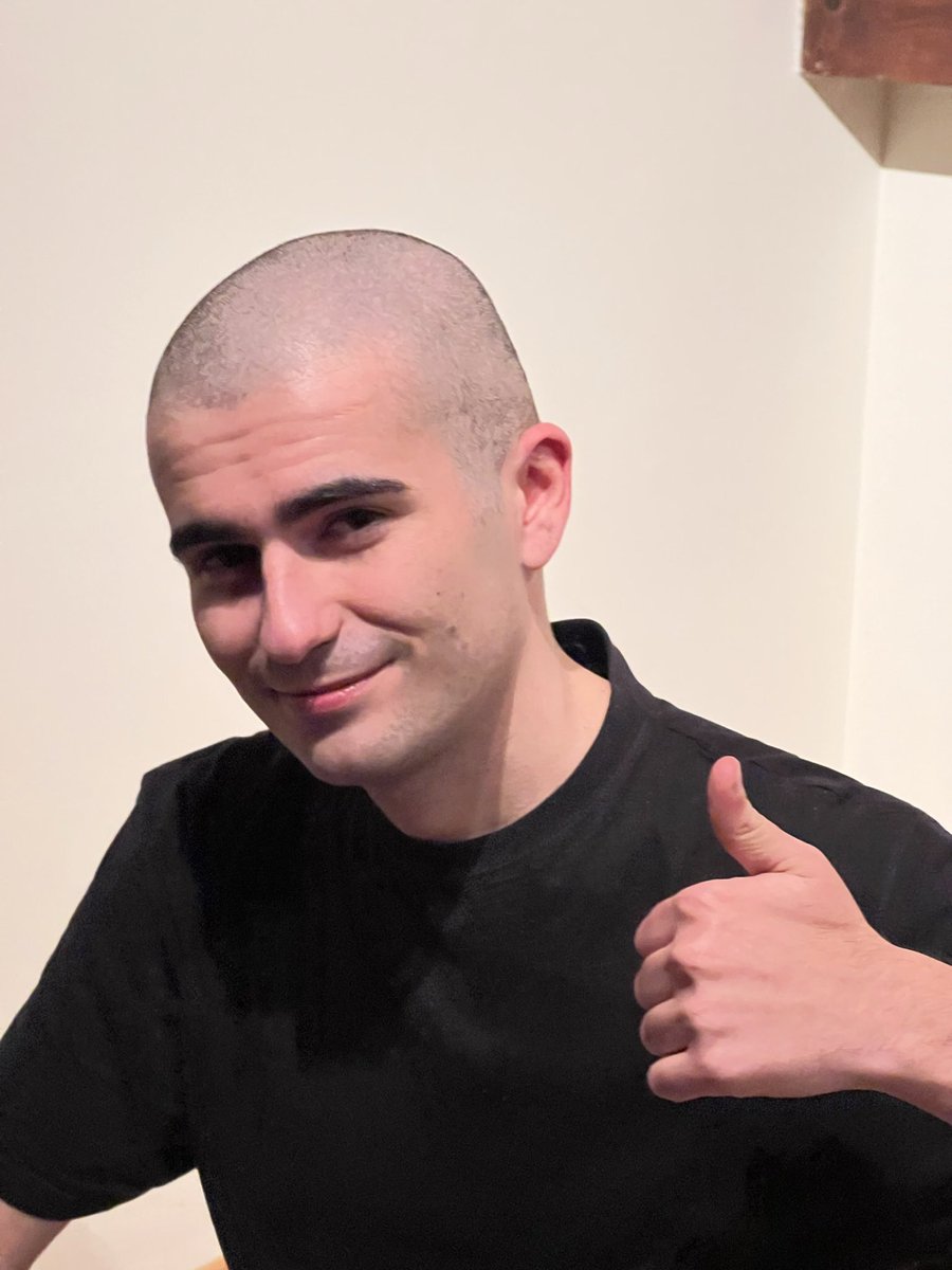 Elmiillor's tweet image. Este es fakkalvo RT para un 2022 de buena suerte, si no le dais se os aparecerá por la noche y se follara a vuestra madre