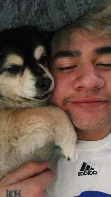 HAPPY BIRTHDAY TO MY BABY BOY, CALUM HOOD !!!!! my only lover out there    