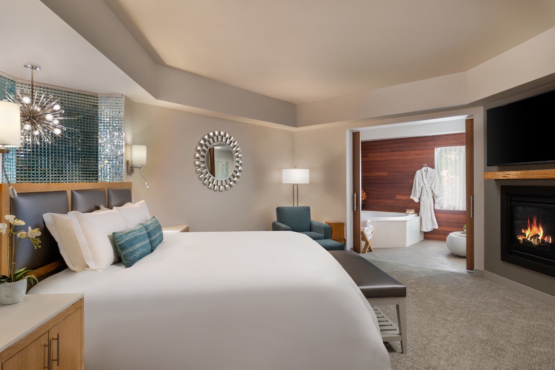 Join us for a romantic Valentine's Weekend retreat. Enjoy a luxurious king room, where you will find a bottle of chilled wine and chocolates in your room on arrival.

Book here: be.synxis.com/?Hotel=75916&C…

#Innatthe5th #boutiquehotel #Valentine #ValentinesDay
