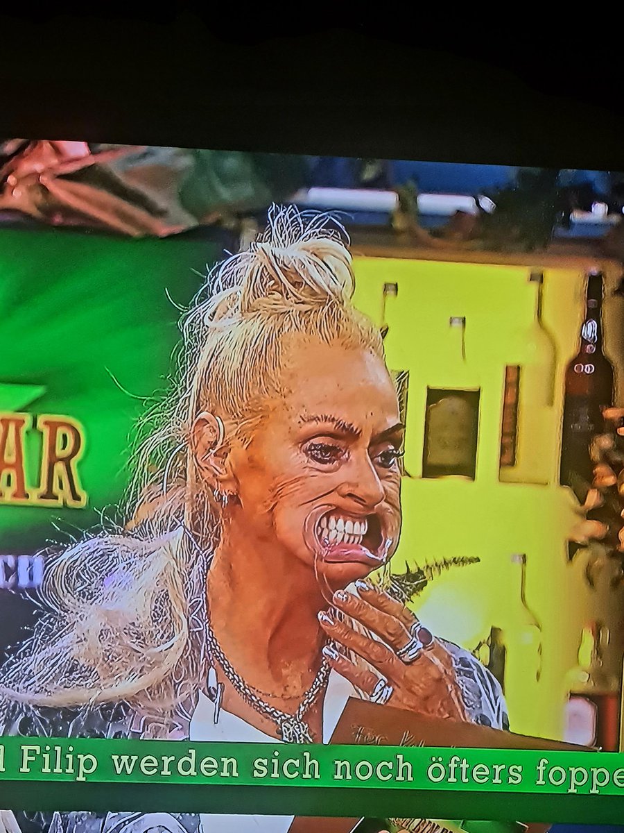 realrabauke's tweet photo. #bea oder #thegrinch ? #ibes #diestundedanach https://t.co/VMMFKVM4M3