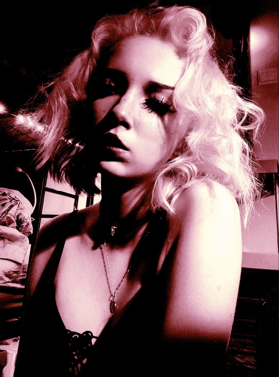 ZDrageneel's tweet photo. I wish look Like Marilyn Monroe
#vintage #oldphoto #artist #vaporwave #retro #soundcloud #vintagephoto #marilynmonroe #polishgirl https://t.co/kueQgmaWYa