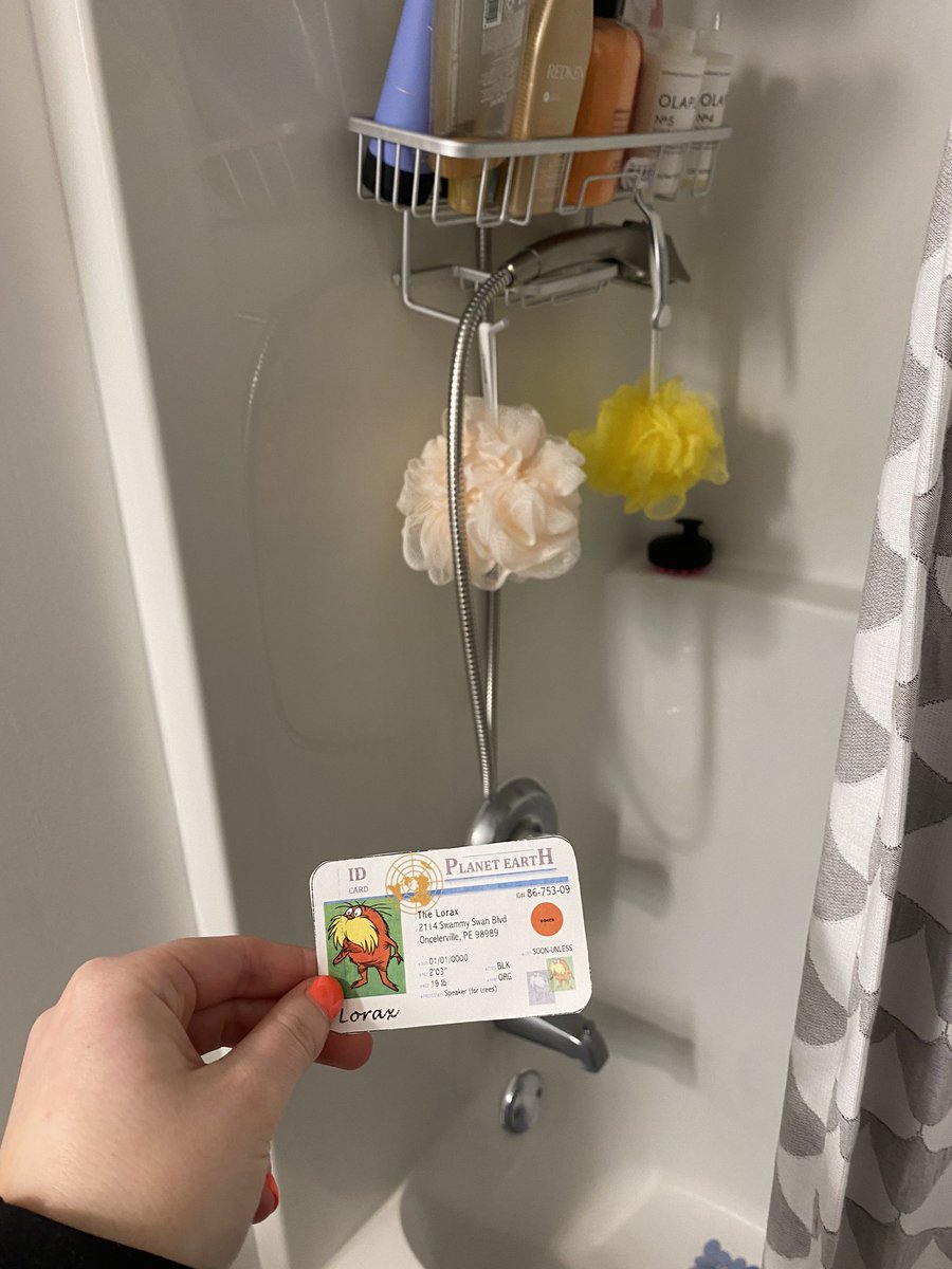 abimasloroff's tweet photo. By taking shorter showers, I am reducing my ecological footprint and saving water to help out the planet! #apespop @franklinlorax https://t.co/7gek7KYNOr