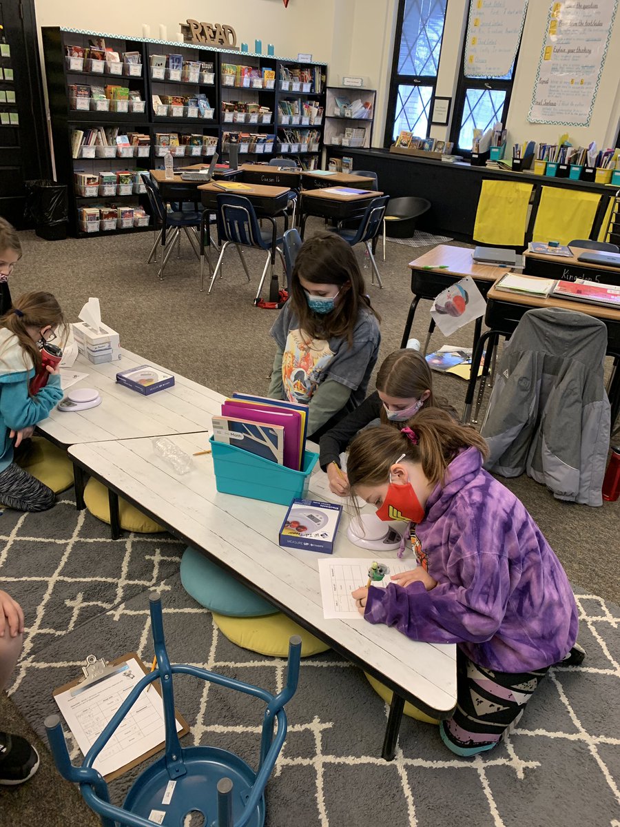 Thomas_4thGrade's tweet photo. We’ve been learning how scientists 👩🏼‍🔬👨🏽‍🔬use measurement by practicing with different tools. So much fun!! 💙💛 @wispekin #d108ourpurpose https://t.co/qWeuIyzibw