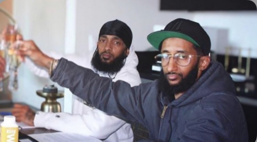 TheSource's tweet photo. Nipsey Hussle, Blacc Sam And Their Businesses Were Targeted By LAPD's Secret "Operation Laser" Program
https://t.co/bS5aIDPKlS https://t.co/HzFQmSjbIK