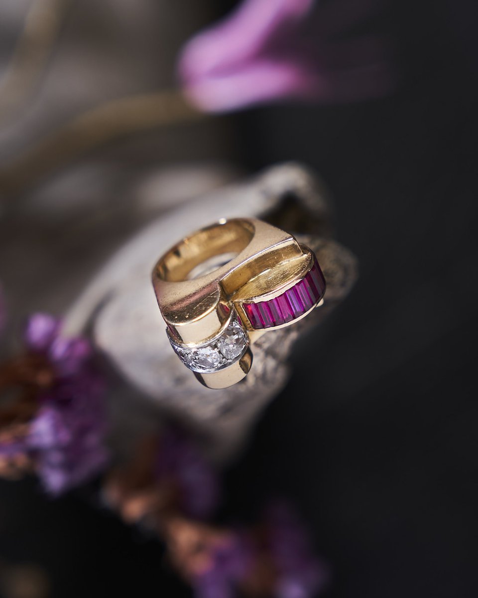 luckophoto's tweet photo. Morning world! Show me your what you’re working on :)  I’m working on shooting jewelries today. https://t.co/O30n8JeHPQ