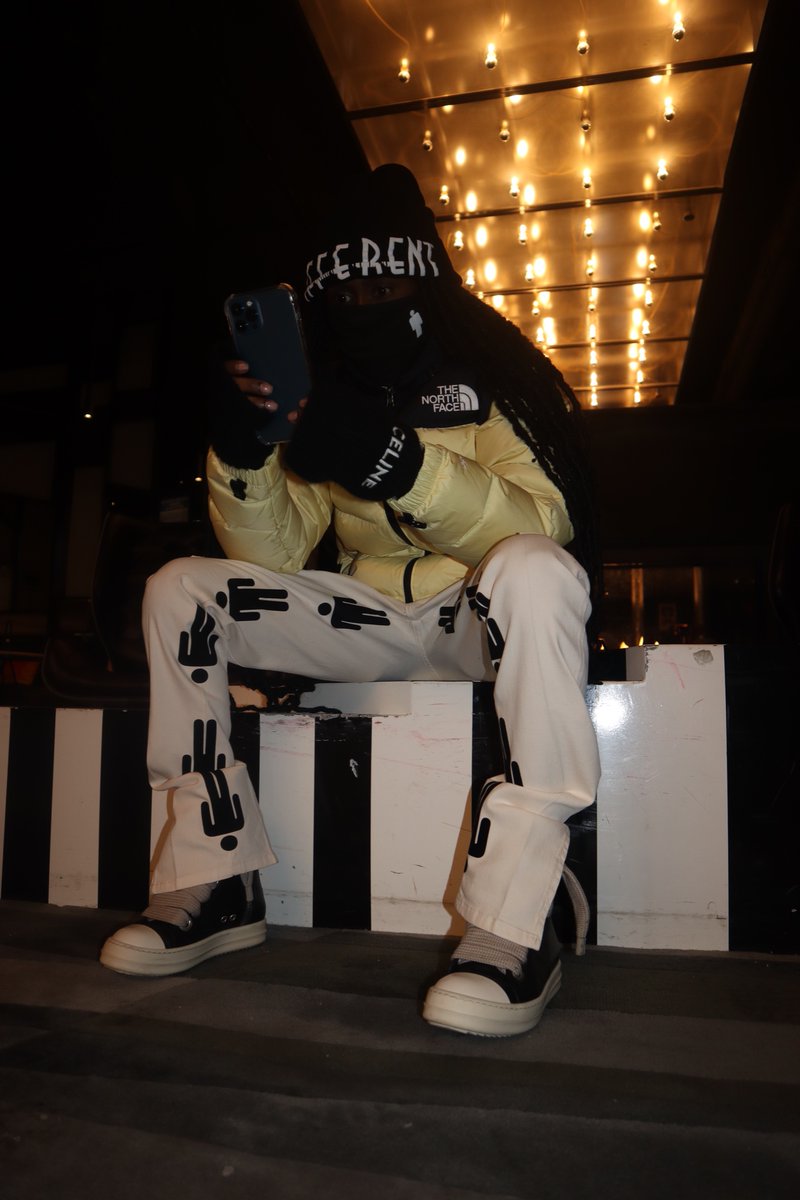 _liha4's tweet photo. Game time 🏁 

Unisex cargos available now 😆 https://t.co/KWi34UwWZV