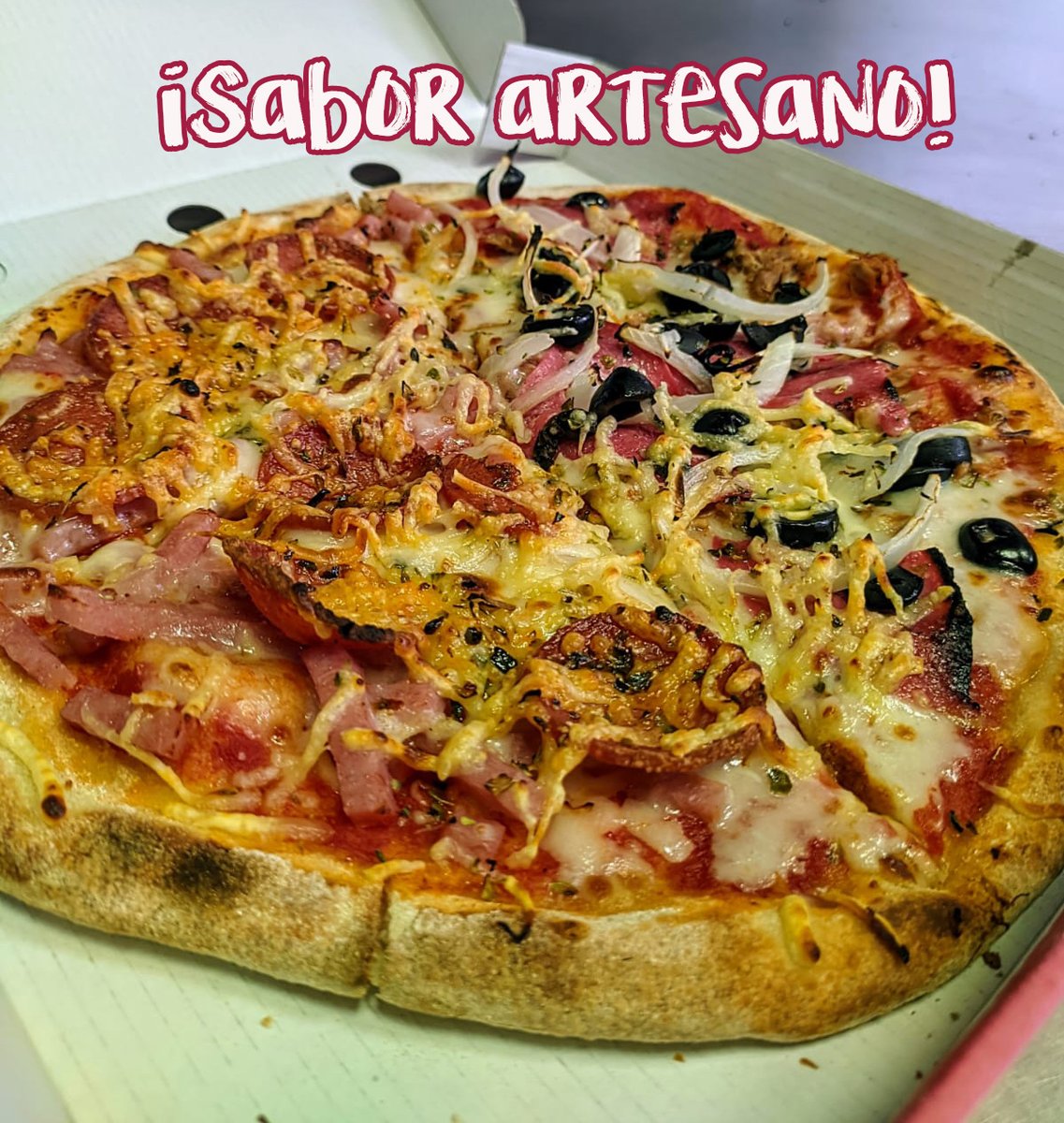 Prueba el #SaborArtesano de las #pizzas en Servipizza ¡Tenemos más de mil maneras de combinar tu pizza! Entra en servipizza.com y personaliza tu #pizza artesana ☎️😃🍕☎️