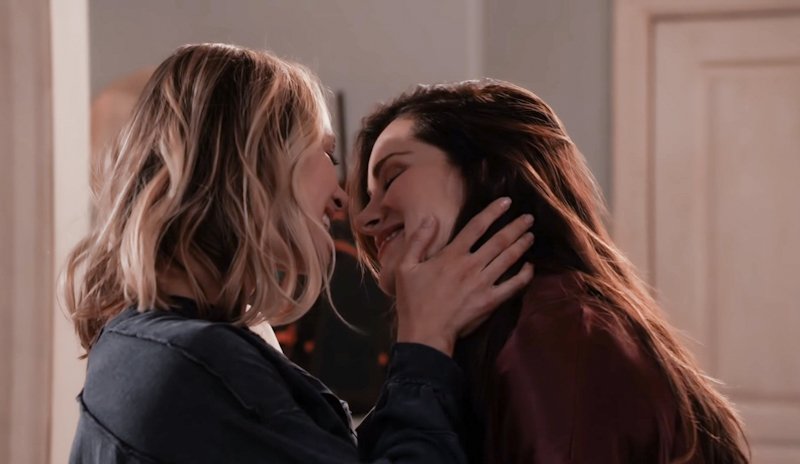 queenspampinato's tweet photo. It's Carina completely melting into Maya's touch for me
#Station19 https://t.co/1oJU6jOGn0