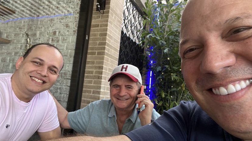 Una selfie iniciando el año, junto a mis socios de #NetCare . 

Muy pronto les estaremos contando más de esta espectacular empresa que nace con el firme propósito de cubrir las necesidades de los usuarios en salud. 

¡Transformando vidas de la mano de Dios!