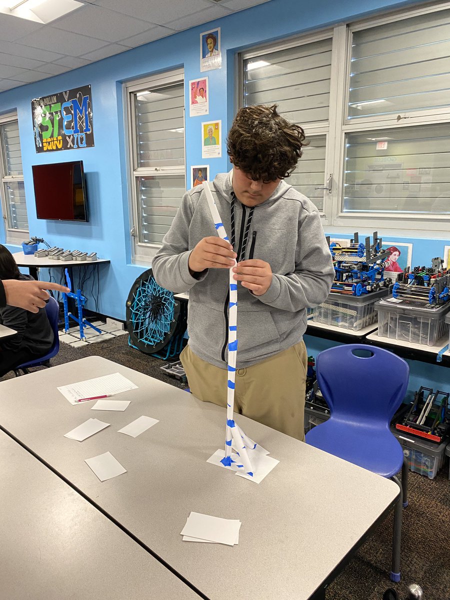 AdamsonHDMM's tweet image. And just like that, a new semester begins. Today, we break the ice with a quick engineering challenge! #STEMis