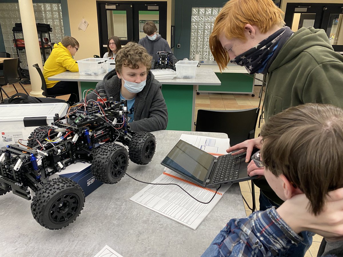 After weeks of building, they are hooked up to the computer and programming. I can’t wait to see it in action! #FindYourGreatness

<a href="/SLSDLindley/">Mr. Lindley</a> <a href="/wildcatsofhhs/">Harrison Wildcats Athletics</a> <a href="/CHayesSLSD/">CHayes</a>