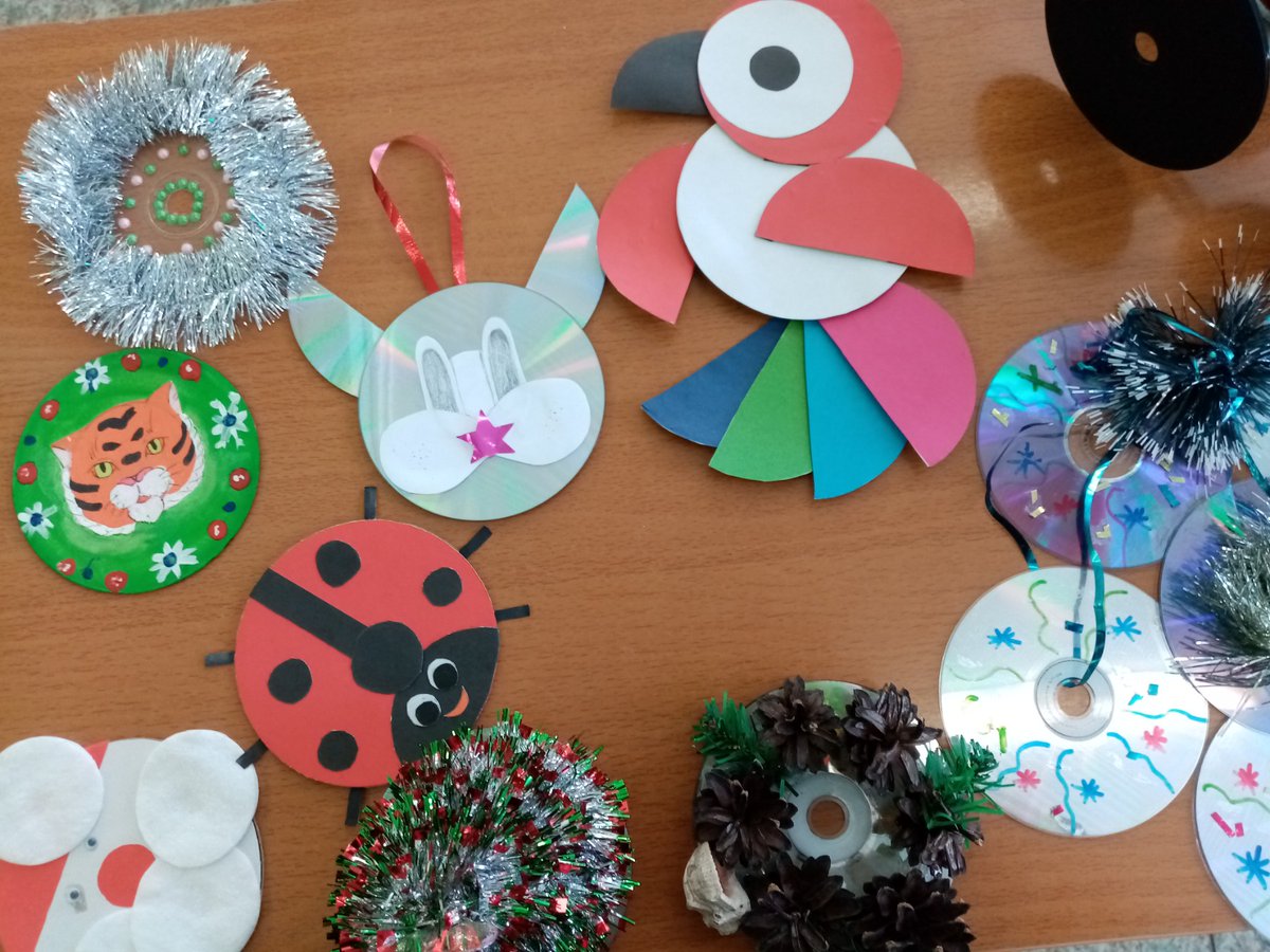 В Кинель-Черкасском СХТ 24.01. стартовала предметная неделя дисциплины Информ. техн-ии в проф деят-сти. Сегодня состоялось 2 конкурса для будущих воспитателей: Клавиатурные гонки и​ ​ Конкурс поделок "Вторая жизнь комп. дисков". Впереди еще много  увлекательных мероприятий.