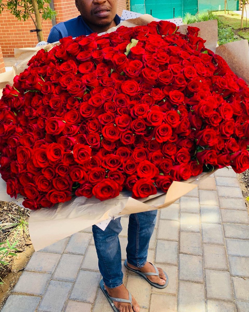 cairotheflorist's tweet photo. Fresh flowers for all occasions with free delivery around gauteng 📍WhatsApp or call 0658666941 #GirlTalkZA #GirlsTalkZA #NaakHimOut #girlpower #Sliktalk #GirlzTalkZa #500Roses https://t.co/O8cqGHKDHL