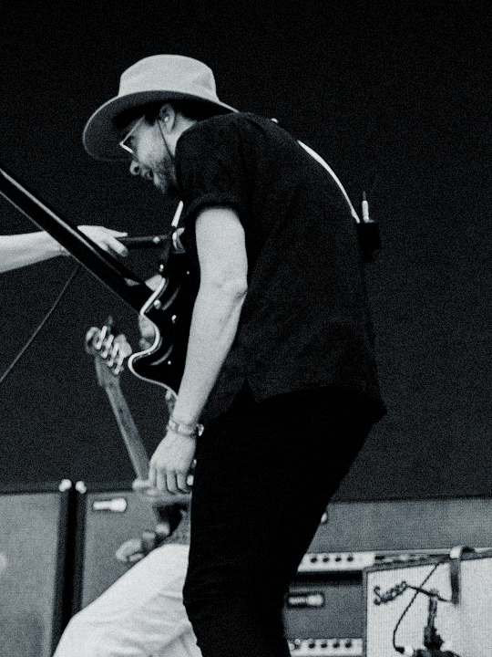 mediaparamore's tweet image. 🌟 hayley williams introducing taylor york in 'that's what you get' over the years at paramore shows 🌟

~a thread~