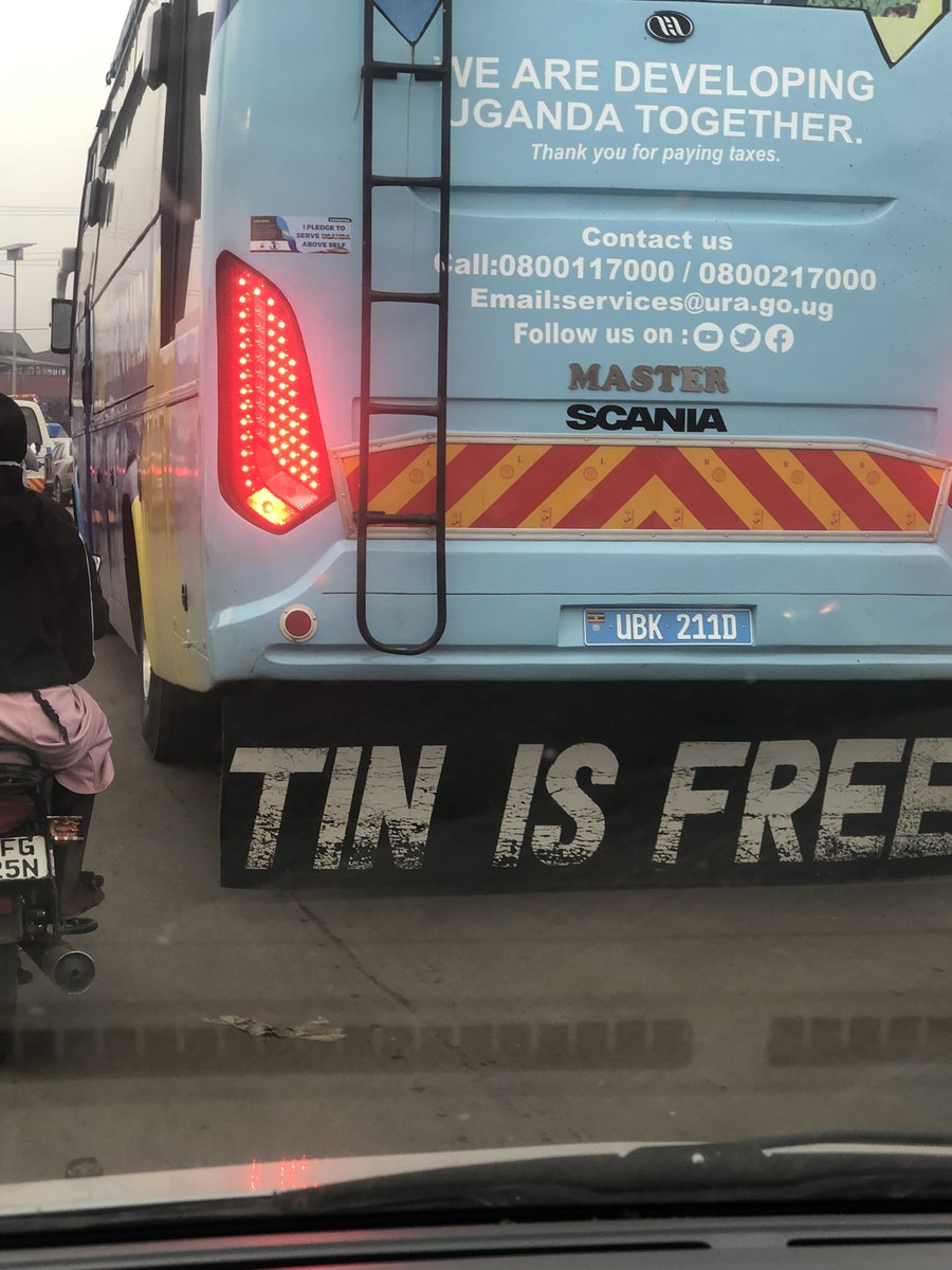 vmugaba's tweet photo. Today (Monday) morning this @URAuganda driver pushed us out of our lane while approaching the Kalerwe interchange on northern bypass. He drove over no drive sections to get his way. Why? Just to beat the queue. Big vehicle should be big responsibility not bully. https://t.co/aTuTC0qpcr