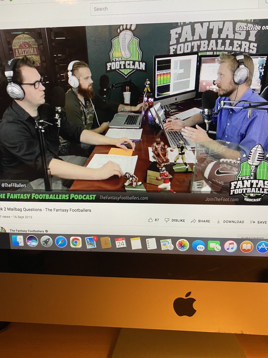 Is it wrong to watch a mailbag from 2015 as you’re still trying to adjust to two shows a week 😩<a href="/TheFFBallers/">Fantasy Footballers</a> <a href="/FFHitman/">Mike Wright</a> <a href="/jasonmoore/"></a> <a href="/andyholloway/">Andy Holloway</a> <a href="/brookscarmean/">BROOKS</a> <a href="/ProducerBorland/">Jeremy Grantham ('Owl' Borland)</a>