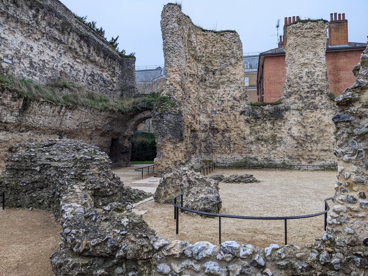 Yasir_Haniff's tweet photo. #MondayMonument๐๏ธ
Reading Abbey ruins @RdgAbbey
#Reading, Berkshire
#History https://t.co/xL4S622Tuc